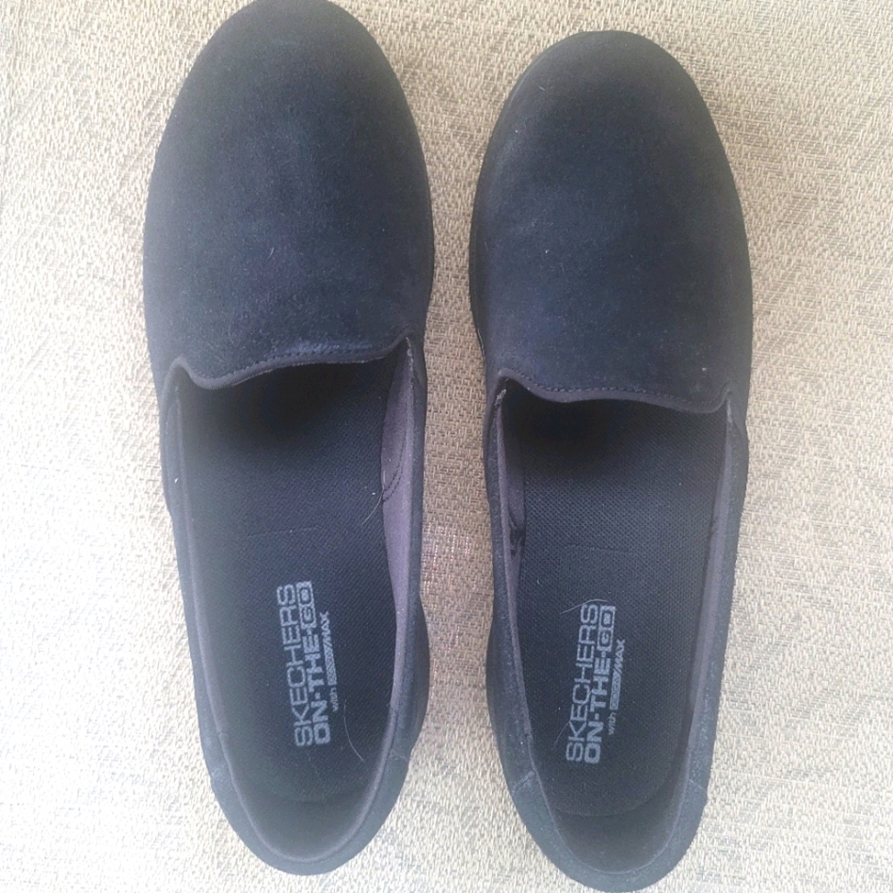 Skechers Slip ons